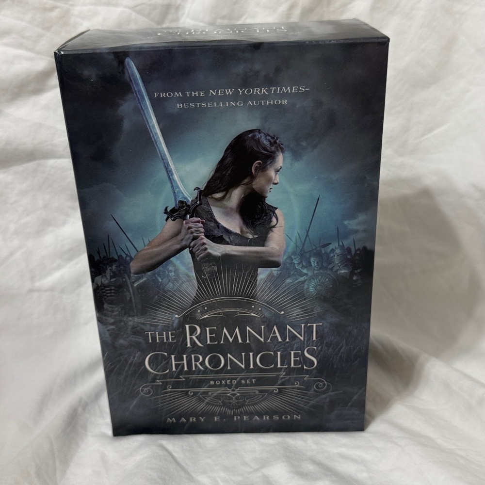 “The Remnant Chronicles” Paperback YA Fantasy Boxed Book Set by Mary E. Pearson - Picture 8 of 14